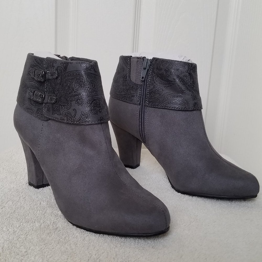 Hush Puppies Booties Suede Faux Paisley NEW NEVER WORN